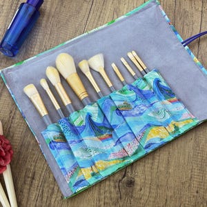 Makeup Pen Roll Up Pouch, Travel Case Artist Brush Roll Printed Fabric Pens Roll Wrap, Cosmetic Brushes Set Organizer Brush Holder