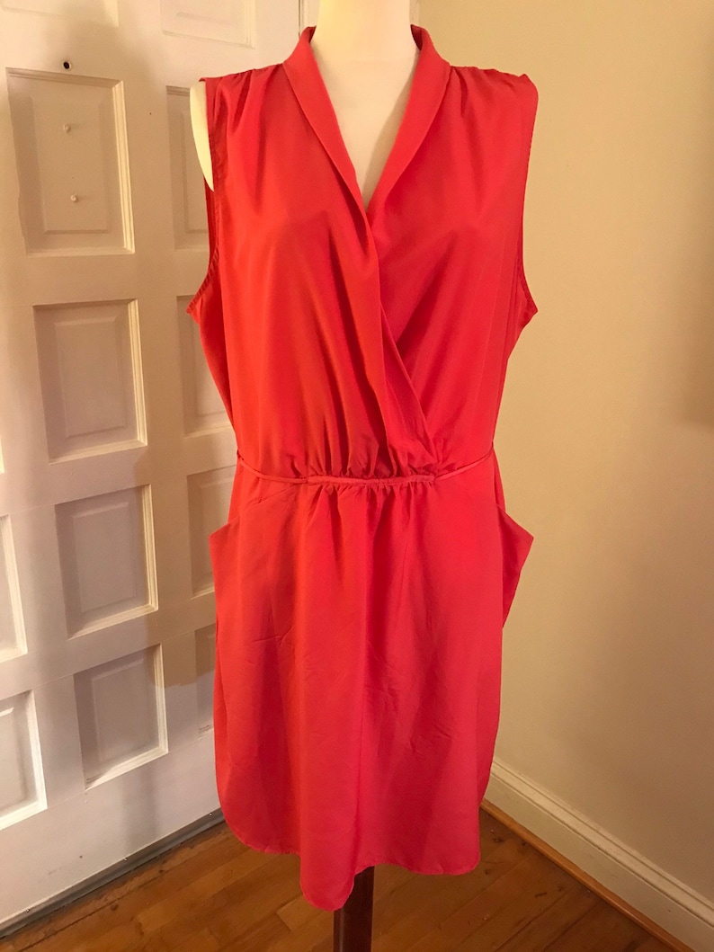Sleeves chic dress with pockets