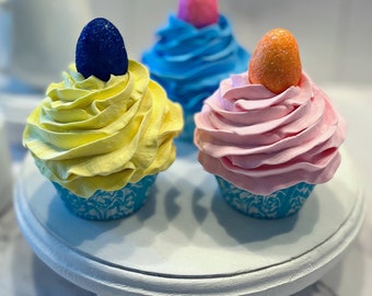 pink cupcake 667902146344__53467.1735939398