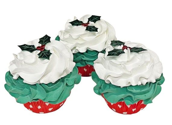 op gang brengen Gedrag Frank Worthley Buy DEZICAKES Fake Christmas Cupcakes Red White Green Holly Online in India  - Etsy