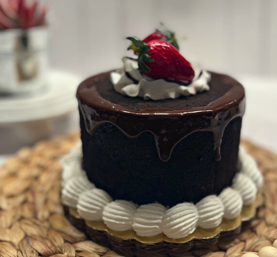 DEZICAKES Fake Cake Chocolate Fudge Drizzle W/ Strawberries Prop Decoration  Dezicakes 