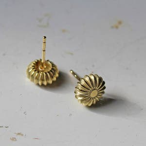 14k gold stud earrings gold 14k earrings stud solid gold earrings unique earrings 14k gold flower earrings 14k earrings sensitive ears