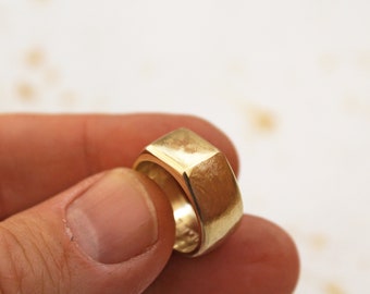 Solid Gold Signet Ring Men 14k Signet Ring Woman, Unisex Statement Rings for women Unique mens Rustic ring Rustic Signet ring Real Gold Ring