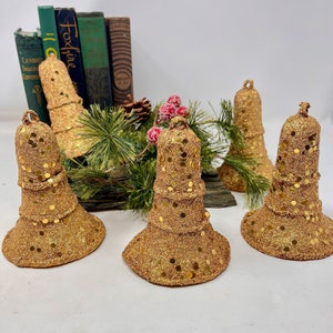 Vintage Gold Bells made of Papier Mache&#39;, set of 5