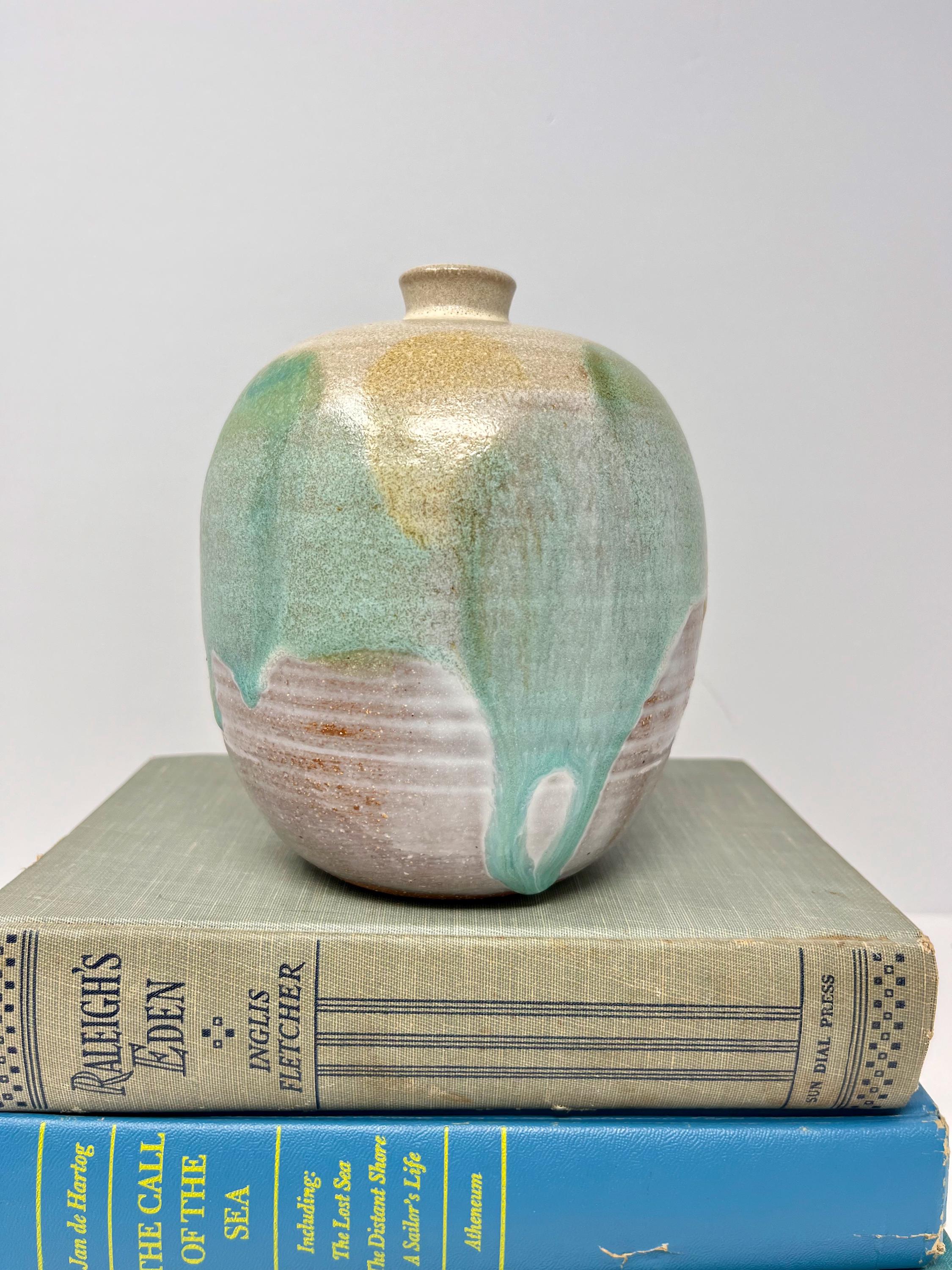 ヴィンテージの丸型陶器の花瓶 - Etsy 日本