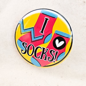 I Love Socks!, pin back button, crochet button, crochet badge, knitting button, knitting badge, metal button, crochet pin, sock button,