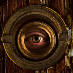 Peephole