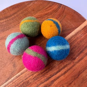 Felt cat toy, rattle ball, wool felted cat toy, multicolor cat toy, wet felted cat toy