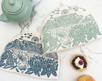 Tea Cozy for teapot brewing tea | Table Mountain Print