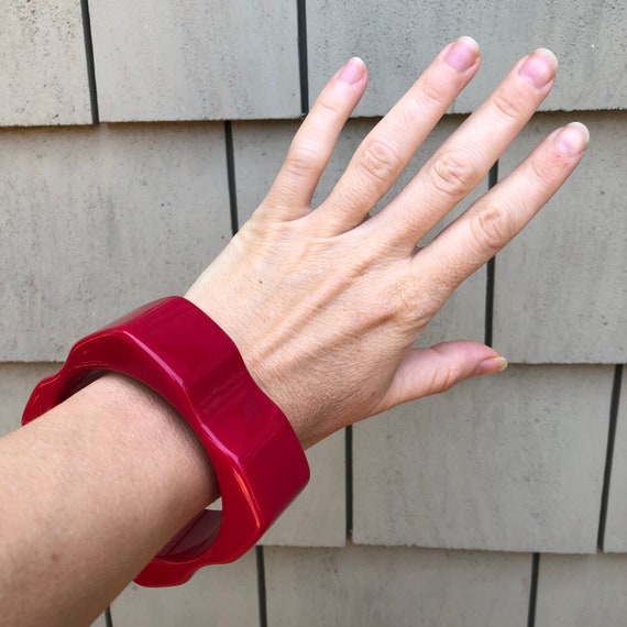 Funky Red vintage translucent plastic bangle brac… - image 1