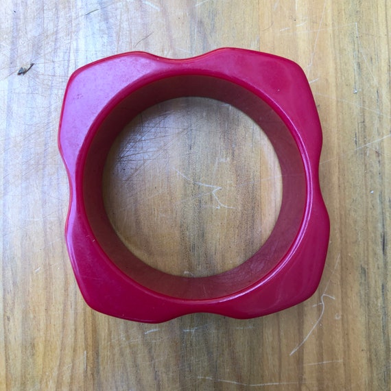 Funky Red vintage translucent plastic bangle brac… - image 2