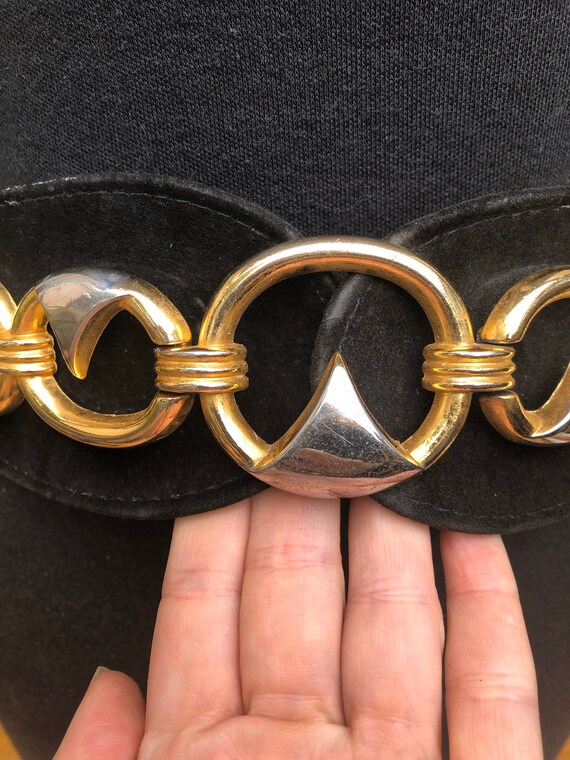 Black Suede Vintage Belt with Gold Chain Detail Vintage 80s Womens Black Suede Leather Belt Gold Metal  main image 4