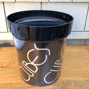 Cubes ice bucket black and white plastic