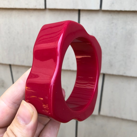 Funky Red vintage translucent plastic bangle brac… - image 3