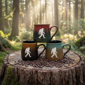 16 Ounce Rustic Sandblasted Big Foot/Sasquatch Design Mug image 2