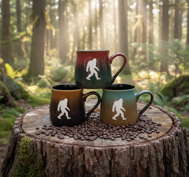 16 Ounce Rustic Sandblasted Big Foot/Sasquatch Design Mug image 2