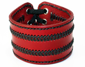 Bracciale rigido in pelle rossa fatto a mano, design regolabile