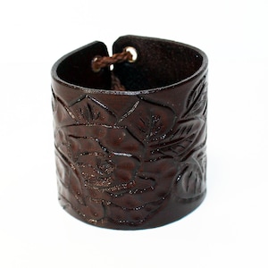 Leather cuff with rose, flower cuff, handmade leather accessories, great gift for women, rose bracelet.