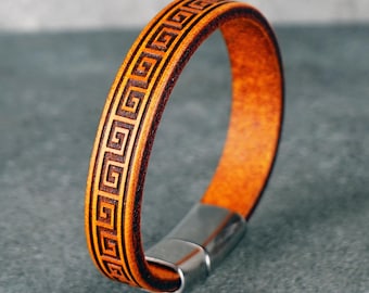 Pulsera de cuero amarillo: hebilla de plata hecha a mano, cierre de oro.