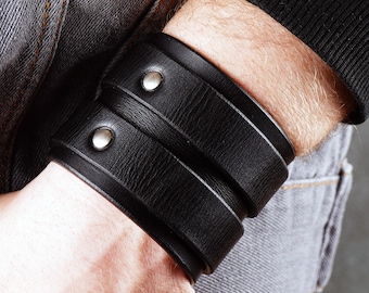 Pulsera tipo brazalete de cuero negro: cuero italiano hecho a mano