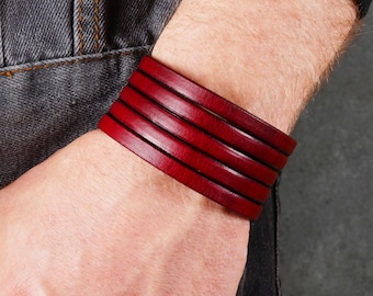 Pulsera de cuero rojo hecha a mano