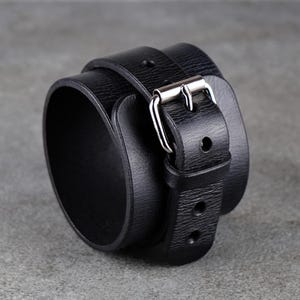 Zwarte leren manchetarmband: uniseks Italiaans leren accessoire