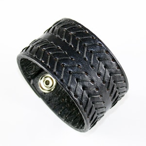 Handmade Leather Cuff Bracelet: Woven Design, Unisex Style