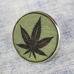 Marijuana lädernål, rastafari-present, cannabisbladnål, ogräsblad, läderaccessoarer, fantastisk present.