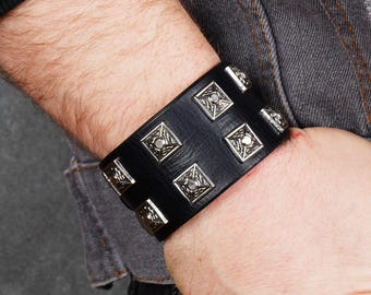 Brazalete de cuero negro de 4 cm de ancho – Pulsera punk hecha a mano