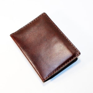 Handgefertigte Leder Geldbörse aus Leder! Brauner Traveler ! Tolles Geschenk! Reisepass Geldbörse! Braune Geldbörse!