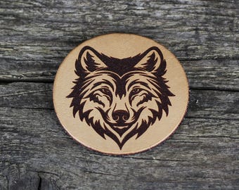 Toppa in pelle di lupo: accessorio con gancio e passante