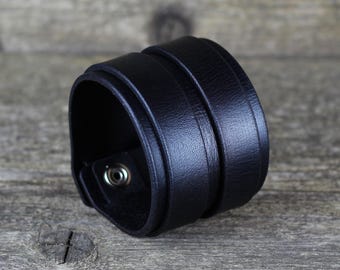Handmade Leather Cuff Bracelet: Unisex Wristband