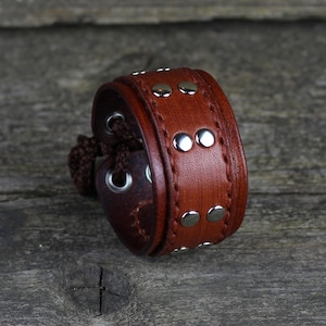 Lederarmband, Lederaccessoires, Herrenarmband, Damenarmband, braune Manschette, tolles Geschenk.