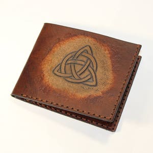 Cartera de piel con triquetra, cartera marrón, gran artículo de piel, cartera marrón para hombre, cartera para tarjetas de crédito, regalo para hombre, cartera de piel.
