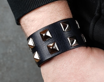 Pulsera de cuero negro con tachuelas hecha a mano: accesorios punk