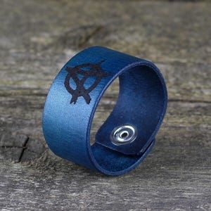 Anarchy Leder Armreif: Punk Armband