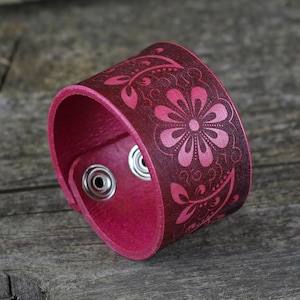 Handmade Leather Cuff Bracelet: Floral Design, Adjustable Snap