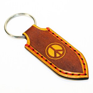 Llavero de cuero con el símbolo de la paz: llavero hippie personalizado