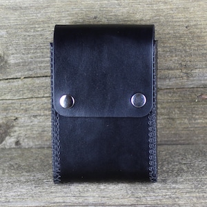 Gürteltasche aus Leder. Schwarze Tasche. Hüfttasche. Gürteltasche aus schwarzem Leder.