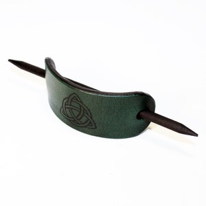 Handgefertigte Leder Haarspange: Triquetra Wikinger Haarspange