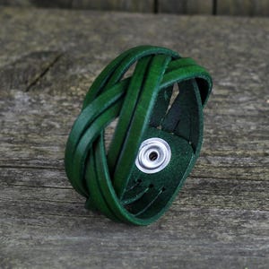 Green leather bracelet, leather accessories, green cuff, women cuff, men bracelet, anniversary gift, great gift.