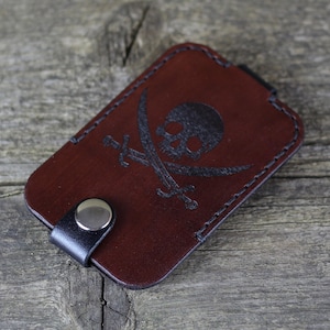 Jolly Roger Leather Key Holder: Pirate Keychain with Silver Ring