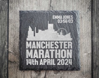 Dessous de verre personnalisé en ardoise pour le marathon de Manchester - Disponible en mat et en brillant - Cadeau de finition pour le marathon de Manchester