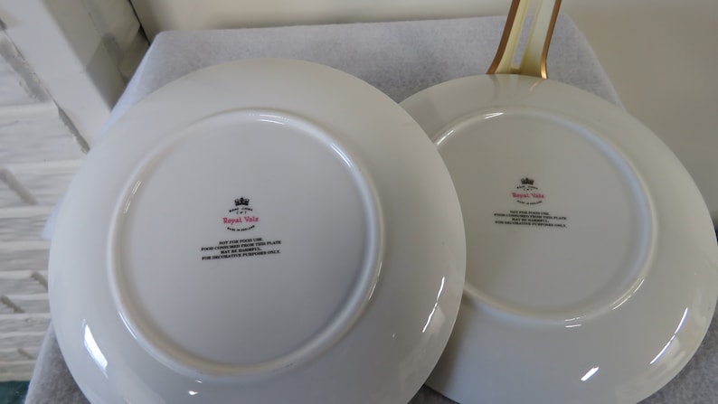 Royal Vale Bone China Plate Set Children Playing Jump Rope /& Tea Party Chine Plate Set