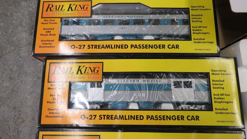 Transformer And Controller BlueGrey Train Set Complete Rail King F-3 AA Diesel Engine Train Set With 4 Passenger Cars Track