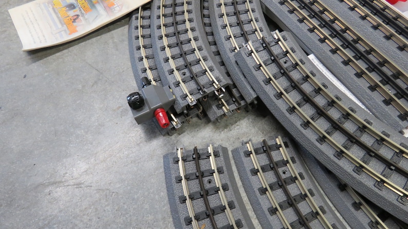 Transformer And Controller BlueGrey Train Set Complete Rail King F-3 AA Diesel Engine Train Set With 4 Passenger Cars Track