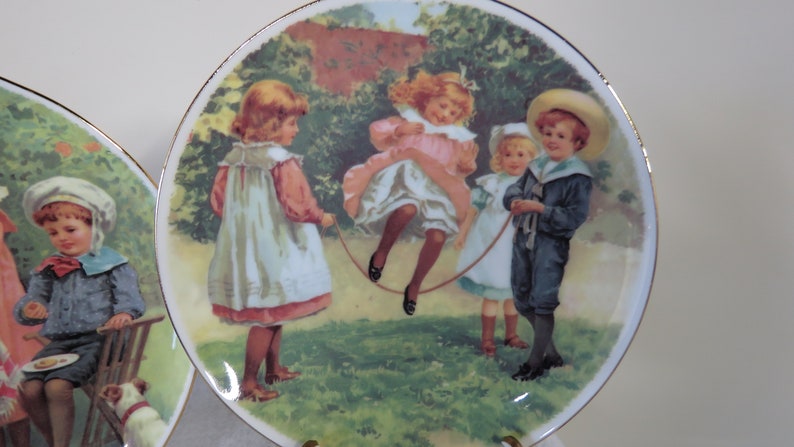 Royal Vale Bone China Plate Set Children Playing Jump Rope /& Tea Party Chine Plate Set