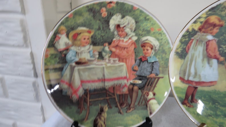 Royal Vale Bone China Plate Set Children Playing Jump Rope /& Tea Party Chine Plate Set