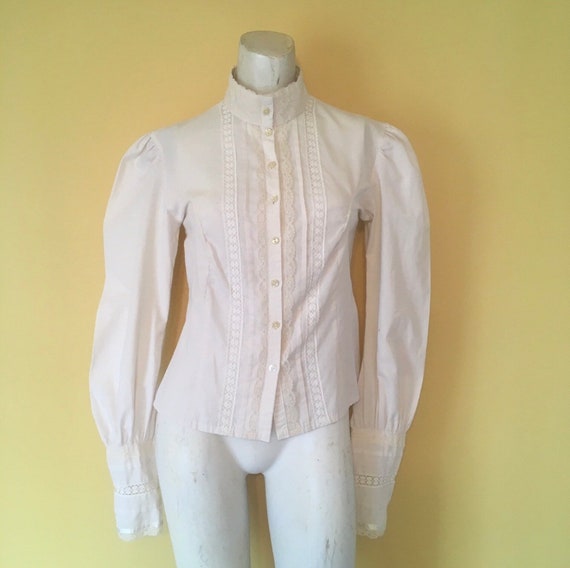 White Gunne Sax Button up Shirt. Size xs vintage w