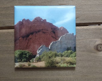 Garden of the Gods 2 x 2 Mylar Magnet | Red and White Lyons sandstone Magnet | Square Magnet